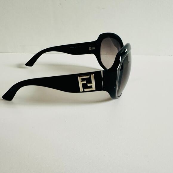 FENDI Oversized Black Gradient Lense Sunglasses Made in Italy Large Cat Wrap - Picture 3 of 9
